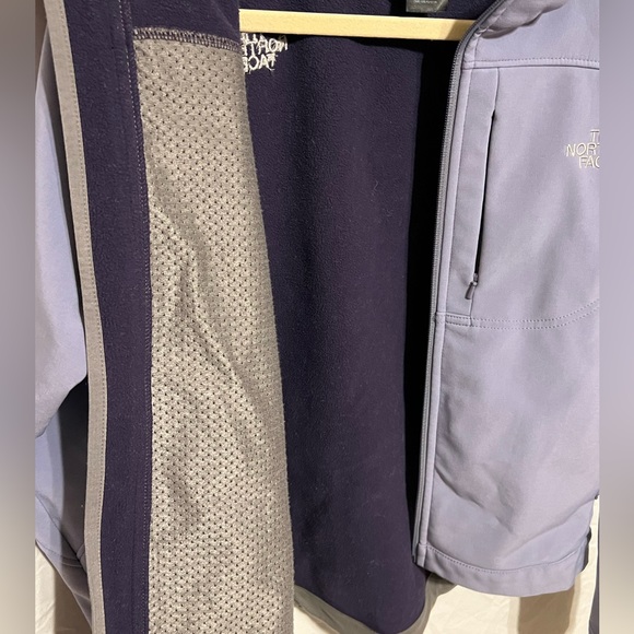 SOLD Women’s The North Face Apex Bionic Soft Shell Jacket - Picture 3 of 10